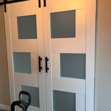 New sliding doors 2026 - Sete 6933 White Silk, double barn doors with black hand