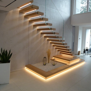Treppe mit stufenintegrierter Beleuchtung
