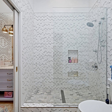 Rising Hills Shared Bath