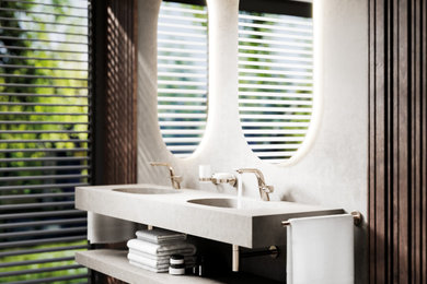 Modernes Badezimmer mit grauen Schränken, grauen Fliesen, Zementfliesen, integriertem Waschbecken, grauer Waschtischplatte, Doppelwaschbecken, schwebendem Waschtisch und Holzdielenwänden in Sonstige