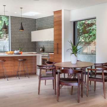 Awesome Contemporary Home with glass walls in Los Angeles
