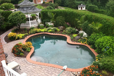 Example of a classic pool design in Boston