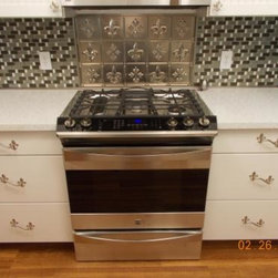 Fasade Fleur de Lis in Crosshatch Silver - Home Decor