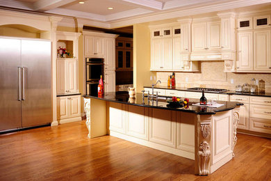 Inspiration for a timeless kitchen remodel in Phoenix