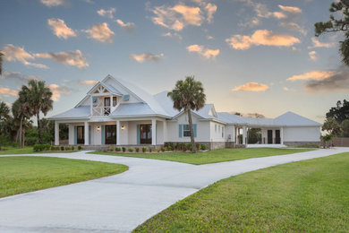 Inspiration for a coastal exterior home remodel in Orlando