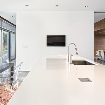 Lake House Residence