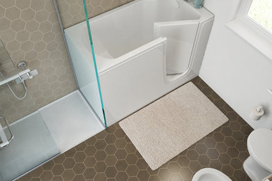 Esempio di una stanza da bagno stile marino