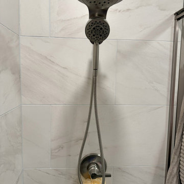 Villages of Oak Manor Master Bathroom
