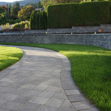 Pisa retaining wall