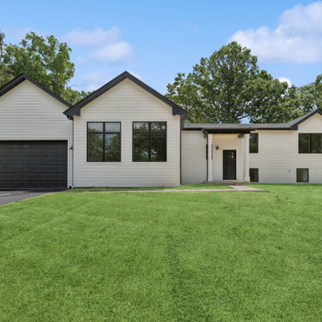 Modern Farmhouse Curb Appeal in Lake Forest