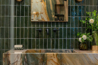 Example of a minimalist bathroom design in San Diego
