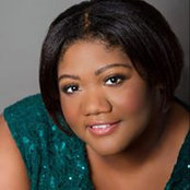 Traci Dennis's photo