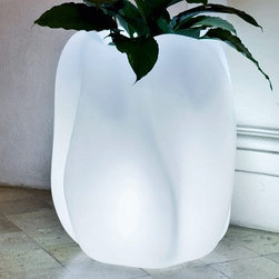 New Wave Outdoor Planters Illuminated by Serralunga - Outdoor Pots And Planters