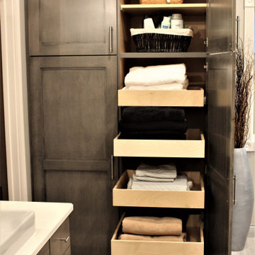 Showplace EVO Master Bath in Heritage Flagstone w/ Slab & Five Piece Headers