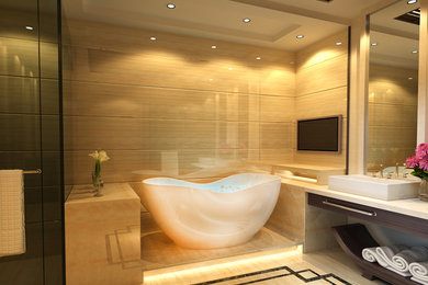 Inspiration for a modern bathroom remodel in Los Angeles