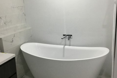 Modern bathroom in Sydney.