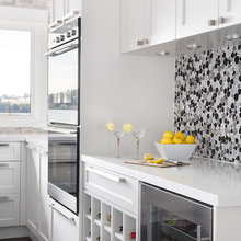 Island counter w wine cooler