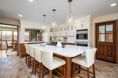 Example of a kitchen design in Grand Rapids