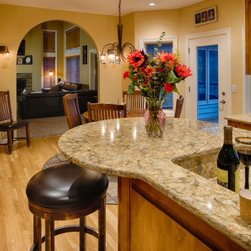 Traditional Kitchen with Full Overlay Maple Kitchen Cabinets & Oak Floors