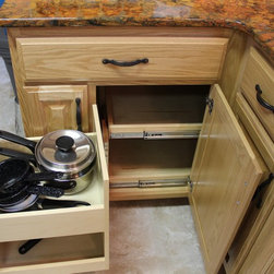 Iowa Oak Kitchen - Kitchen Cabinetry