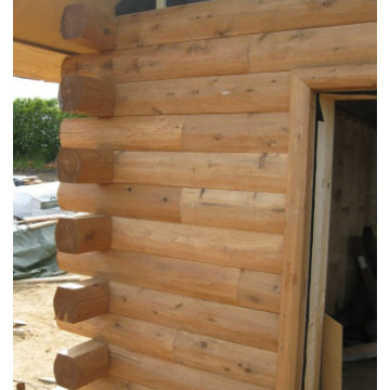 Butt-and-pass corners with a full log look and feel