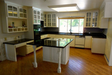 Kitchen - kitchen idea in Sacramento