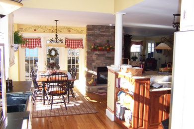 Example of a classic kitchen design in Philadelphia