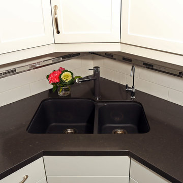 A Beautiful & Bright Port Hope Kitchen with Recovered Space