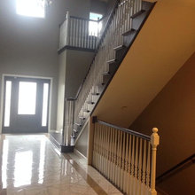Foyer/stairs