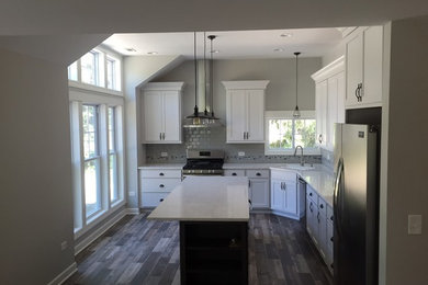 Kitchen - kitchen idea in Chicago