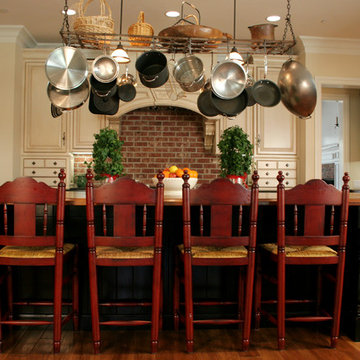 Country French Kitchen- Via Perdiz