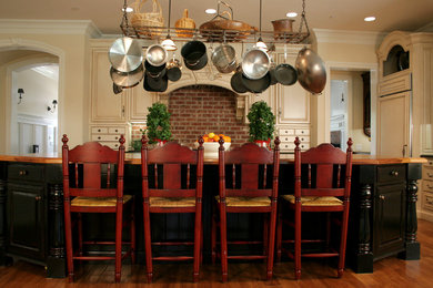 Cottage kitchen photo in Orange County