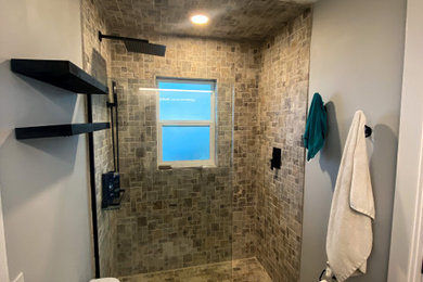 Bathroom - bathroom idea in Tampa