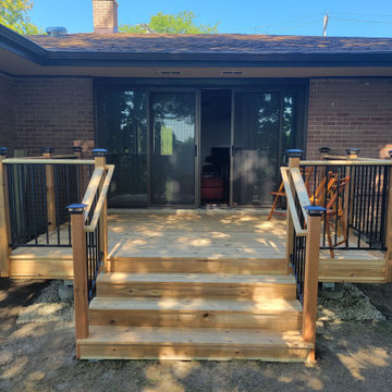 High Land Park Lake County IL Cedar Deck and Aluminum Rail