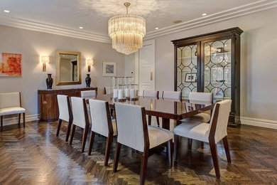 Dining room - transitional dining room idea in New York