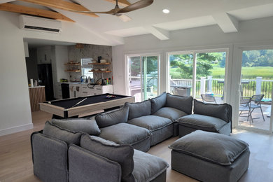 Example of a 1950s family room design in Bridgeport