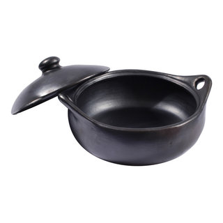 https://st.hzcdn.com/fimgs/c34139b408c31b50_9176-w320-h320-b1-p10--transitional-dutch-ovens-and-casseroles.jpg