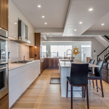Reston Lakefront Townhome Contemporary First Floor