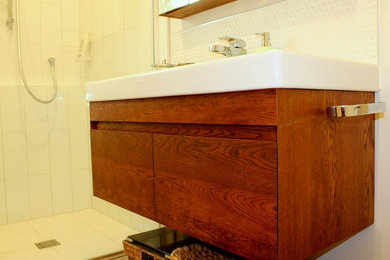 Warmth of wood in a bathroom