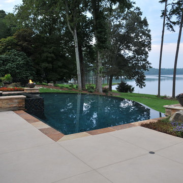 Lake Side Vanishing Edge