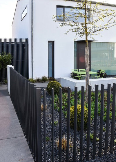 Gartenzaun reloaded: Drei moderne Stelenzäune, die coole Grenzen ziehen