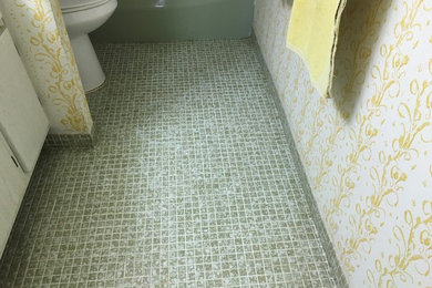 Photo of a traditional bathroom in Miami.