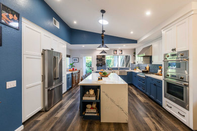Transitional kitchen photo in San Diego