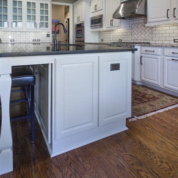 Wakefield Estates Kitchen Gets a Beautiful Facelift!