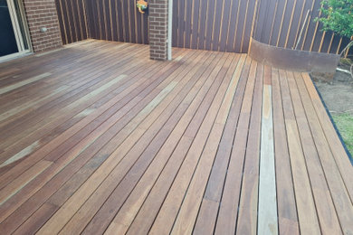 Traditional deck in Sydney.