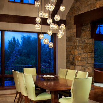 Willoughby Way: Dining Room