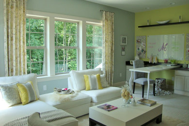 Home office - contemporary home office idea in Columbus