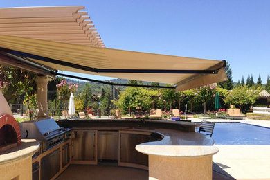 Patio - traditional patio idea in San Francisco