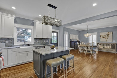 Kitchen - transitional kitchen idea in Birmingham