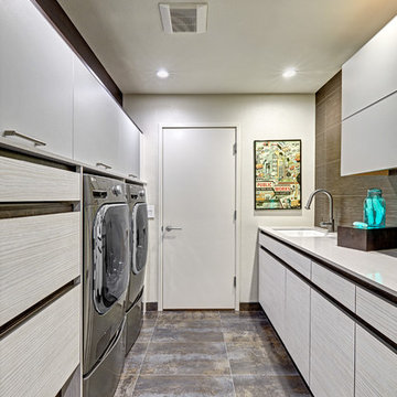 Gold River Spacious Modern Laundry Room
